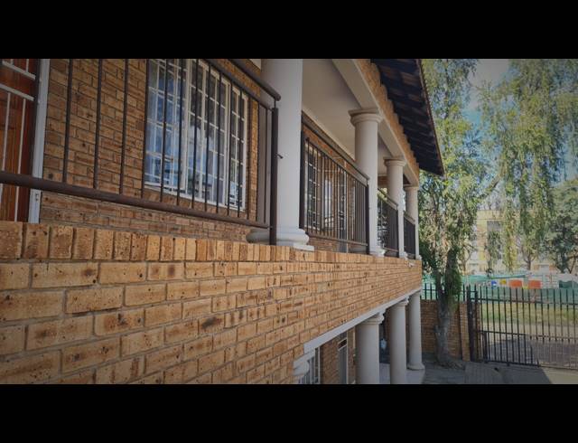 2 BEDROOM APARTMENT FOR SALE IN RUSTENBURG CENTRAL